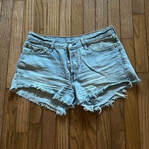 Levi’s 501 distressed shorts 28